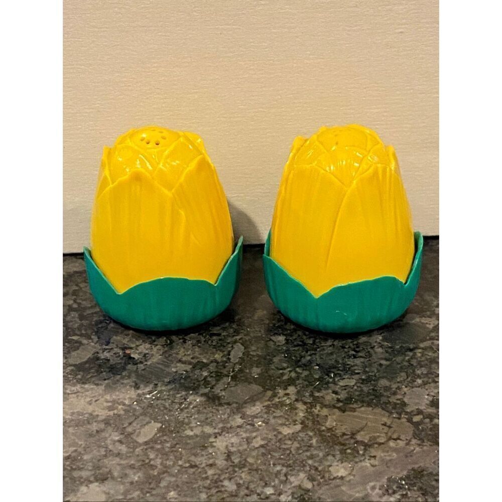 Vintage 1970’s Jaydon Tulip Salt and Pepper Shakers Yellow/ Green